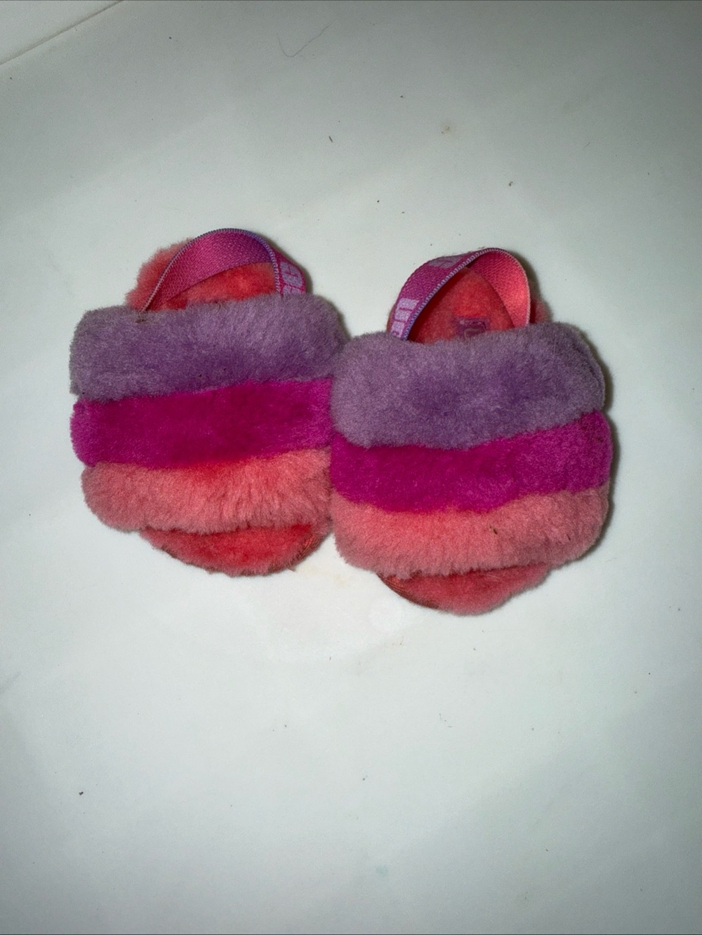 UGG Fluff  Slipper Sandal Girls Size 02/03 Pink  Puff